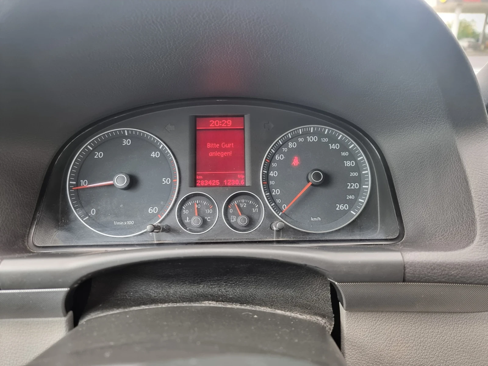 VW Touran 1.9 TDI BLS 6ск, снимка 6 - Автомобили и джипове - 54399155