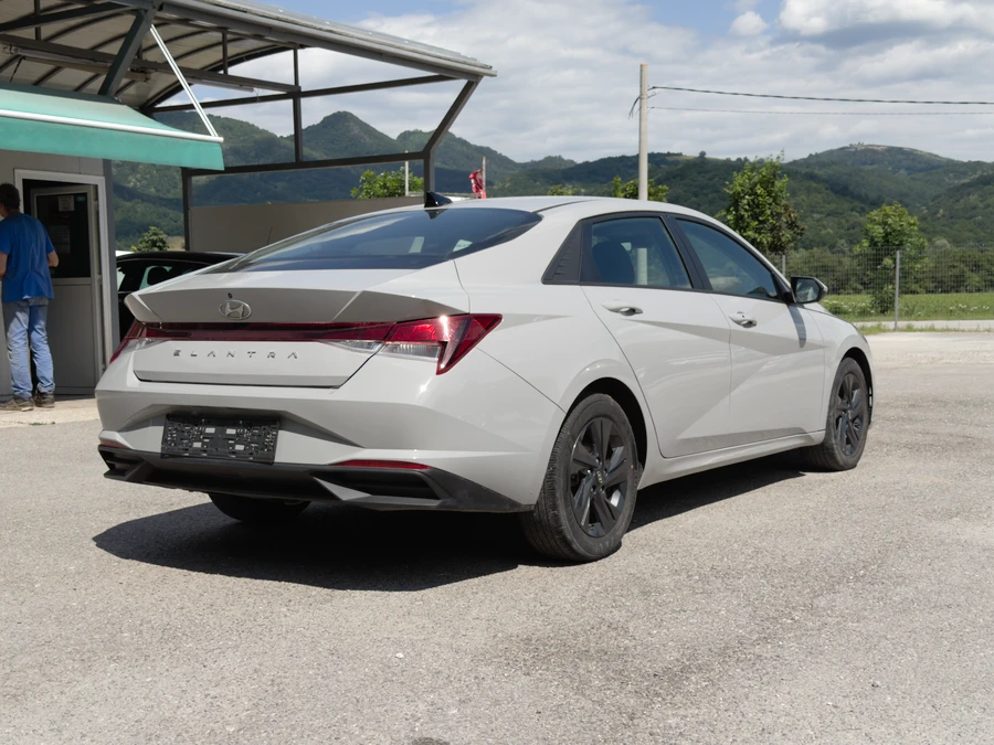 Hyundai Elantra EXL 2021.г Перфектна, снимка 4 - Автомобили и джипове - 55175423