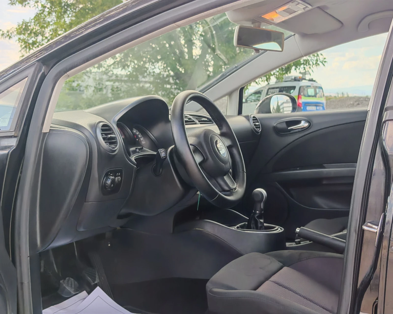 Seat Leon 1.9 105 К.С. ДИЗЕЛ! , снимка 9 - Автомобили и джипове - 55285639