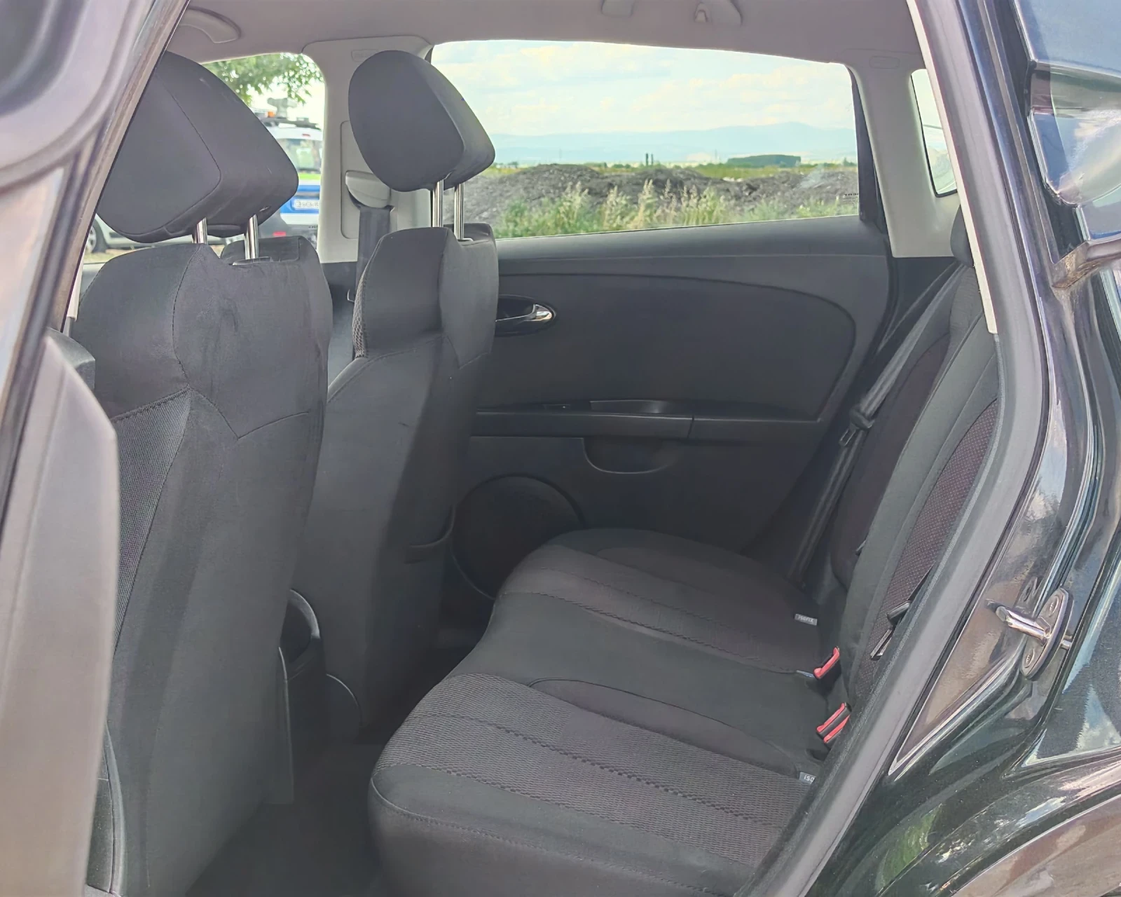 Seat Leon 1.9 105 К.С. ДИЗЕЛ! , снимка 11 - Автомобили и джипове - 55285639