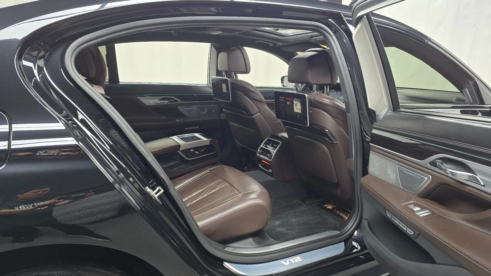 BMW 760 L V12 xDrive * TOP FULL , снимка 10 - Автомобили и джипове - 55472084