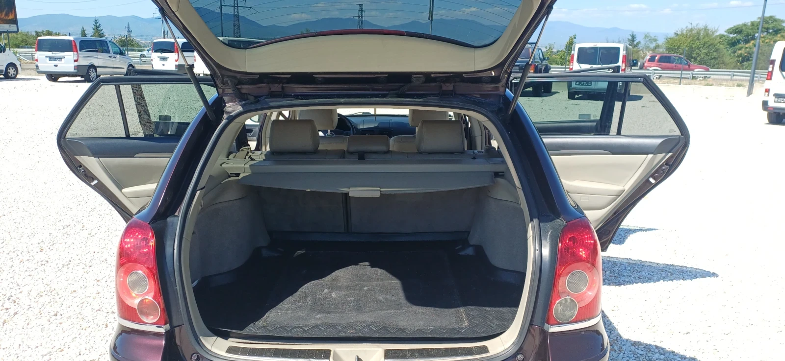 Toyota Avensis, снимка 10 - Автомобили и джипове - 55567222