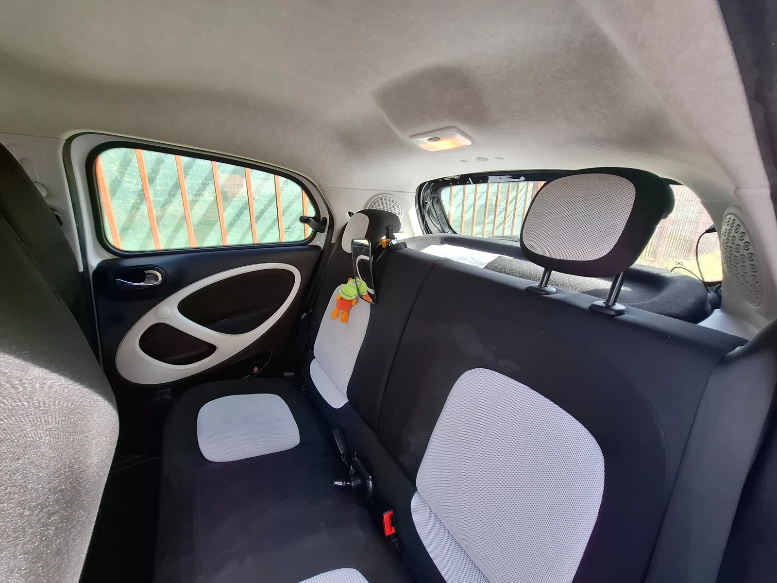 Smart Forfour EQ, снимка 3 - Автомобили и джипове - 55732602