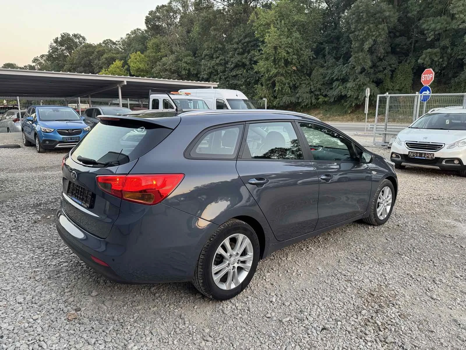 Kia Ceed 1.6BENZIN* KLIMA* TOP* 6SPEED* EVRO5, снимка 5 - Автомобили и джипове - 55931327