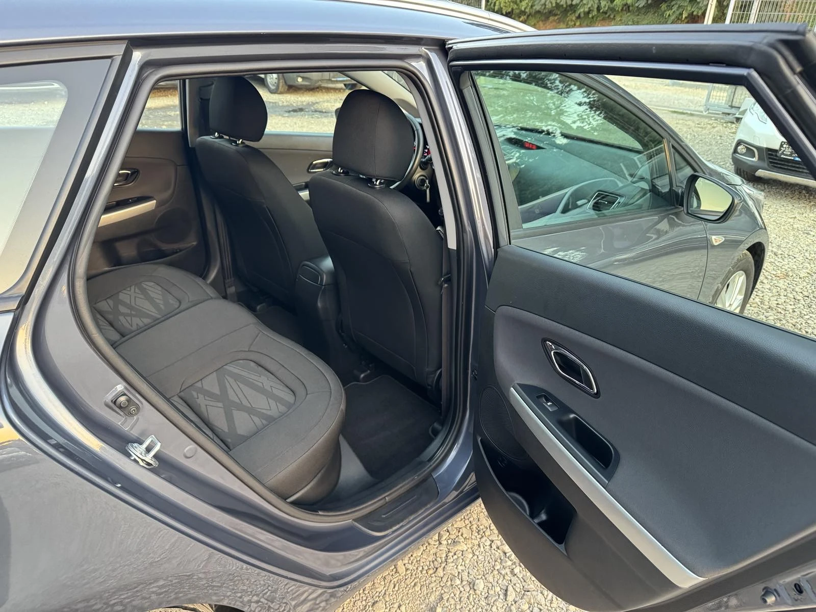 Kia Ceed 1.6BENZIN* KLIMA* TOP* 6SPEED* EVRO5, снимка 14 - Автомобили и джипове - 55931327