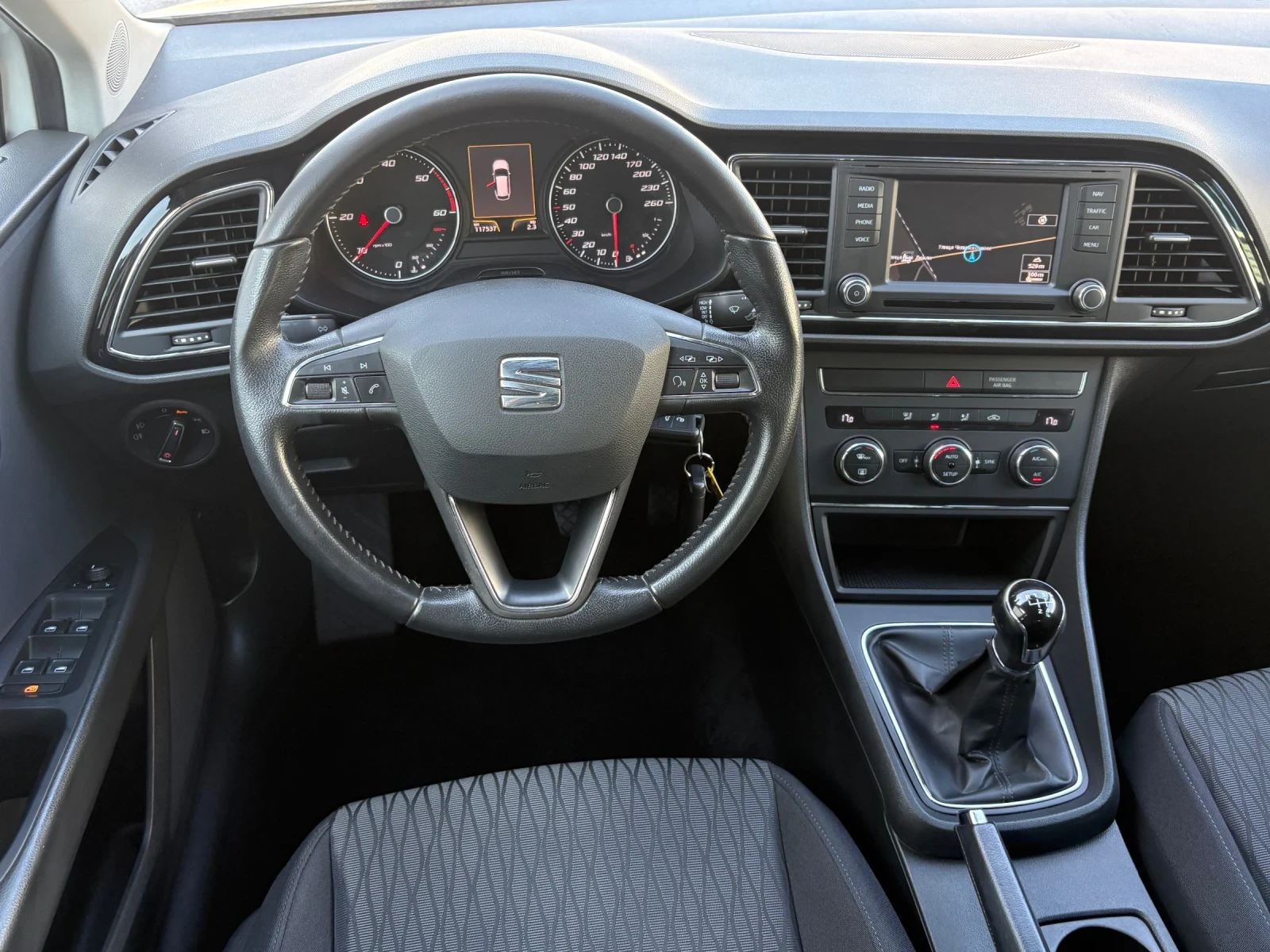 Seat Leon 1.6TDI-117000км., снимка 14 - Автомобили и джипове - 56010868