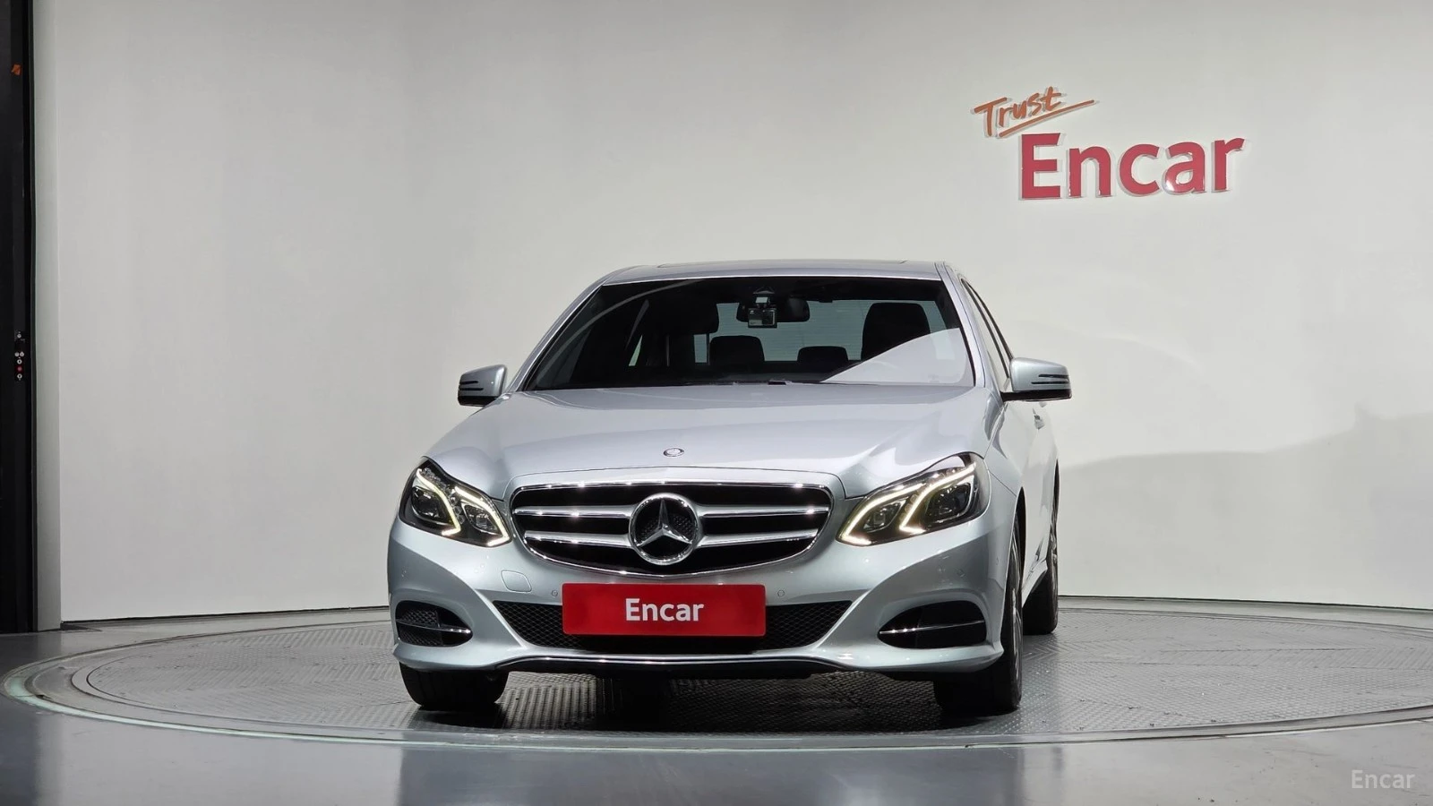 Mercedes-Benz E 220 Avantgarde, снимка 3 - Автомобили и джипове - 56112053