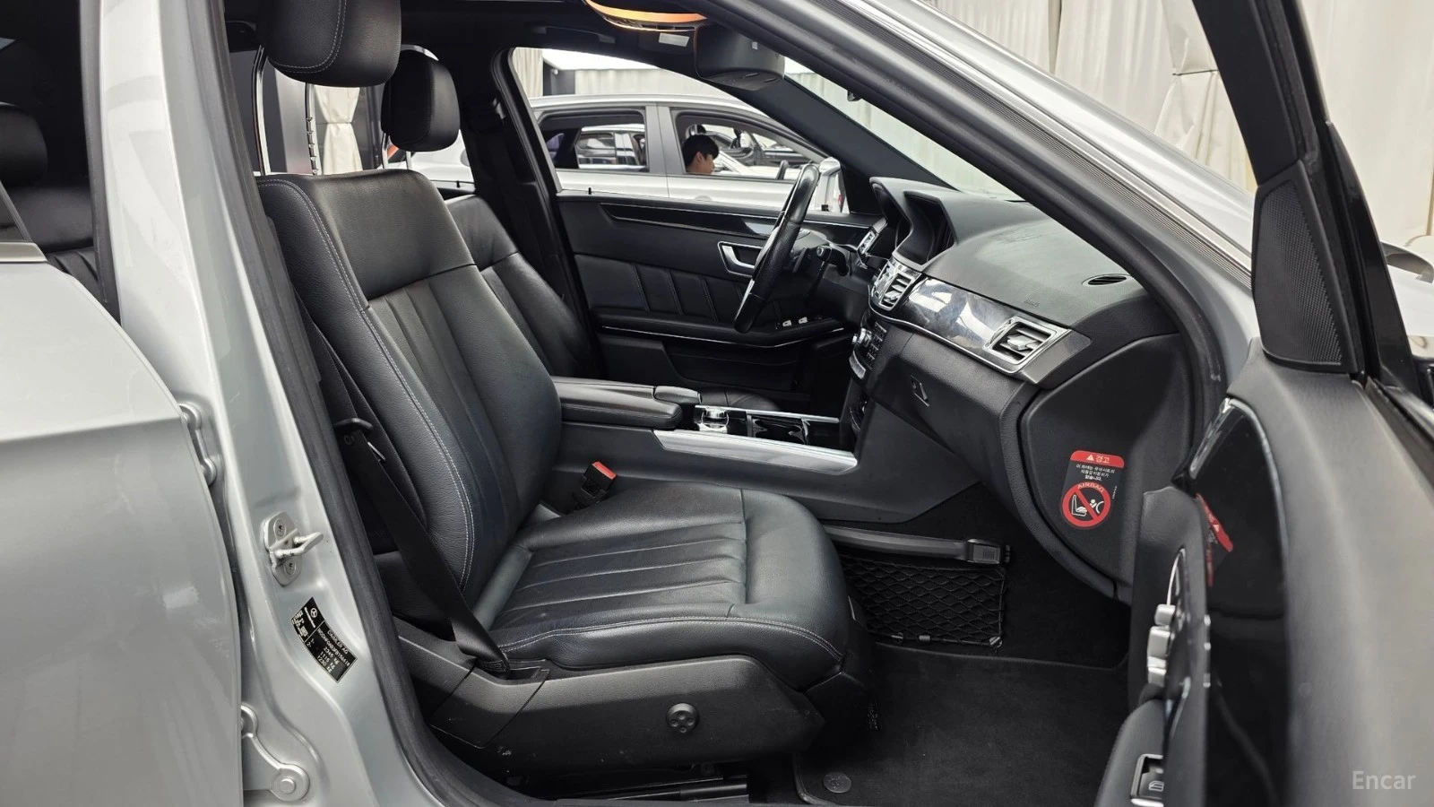 Mercedes-Benz E 220 Avantgarde, снимка 11 - Автомобили и джипове - 56112053
