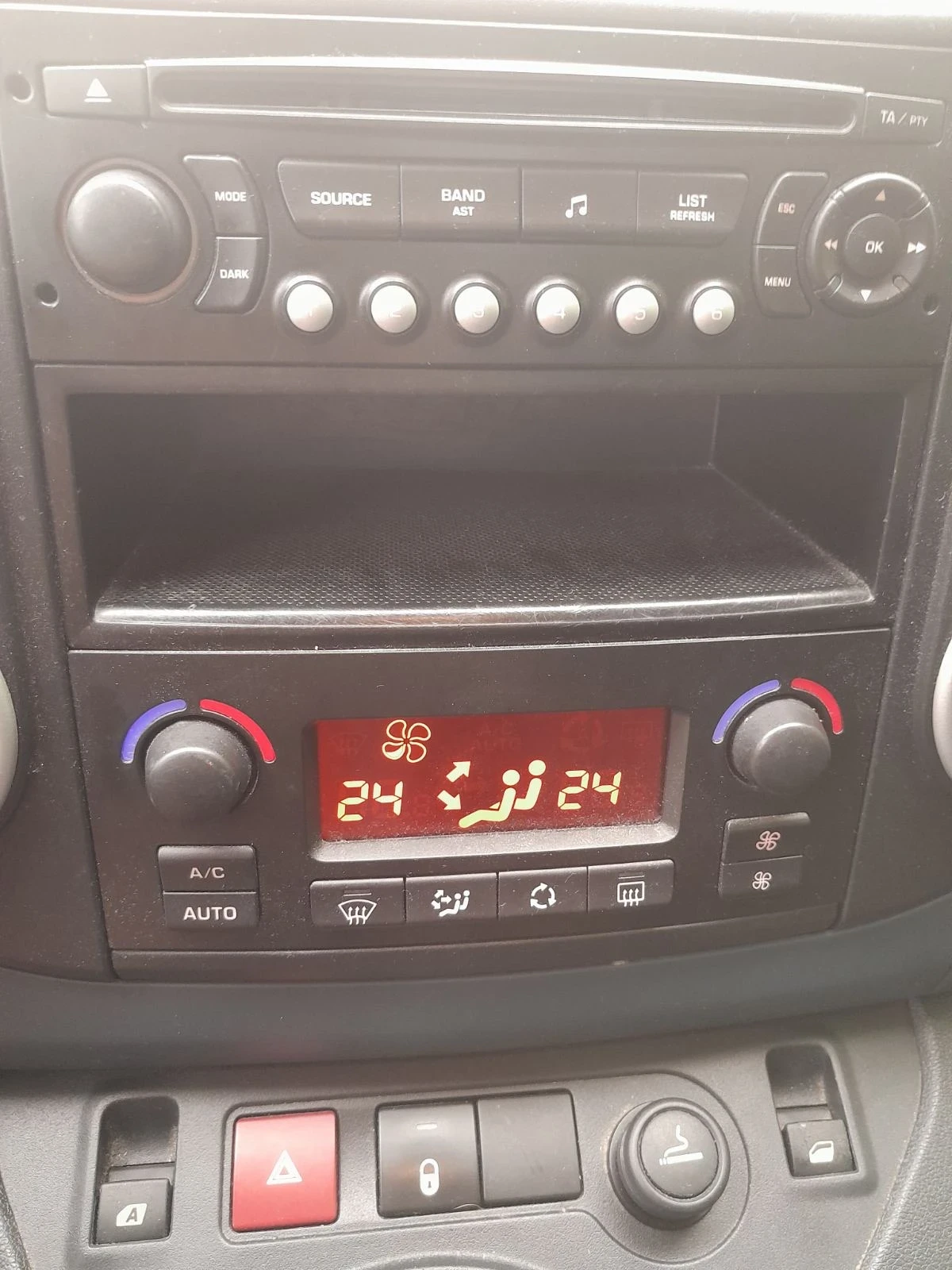 Peugeot Partner 1.6 HDI, снимка 6 - Автомобили и джипове - 56431667