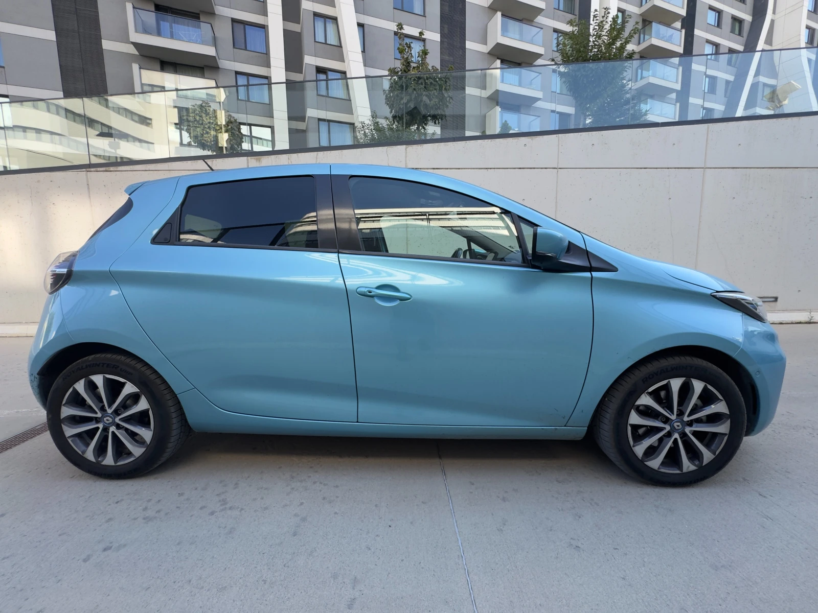 Renault Zoe, снимка 15 - Автомобили и джипове - 56515966