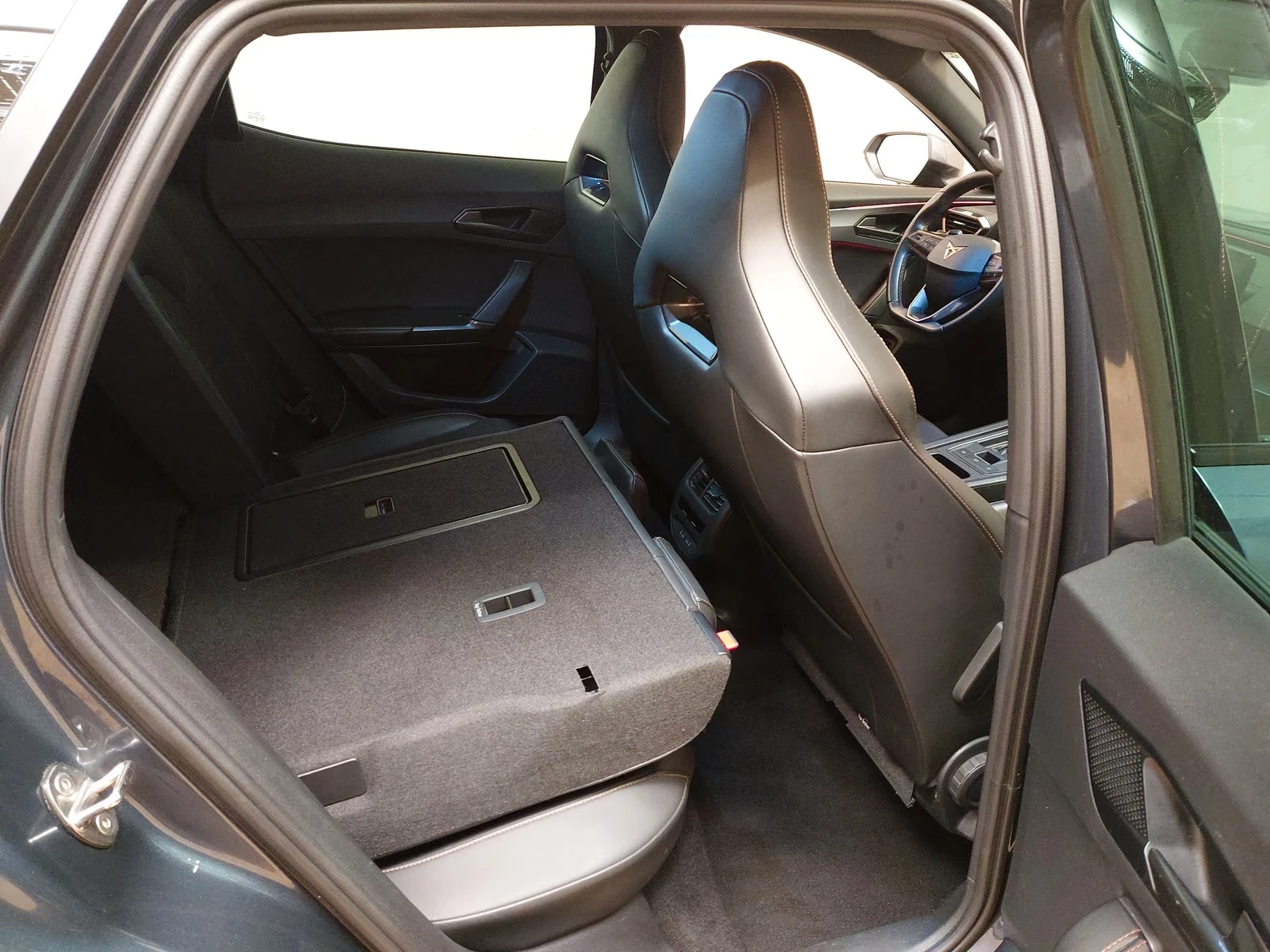 Cupra Formentor VZ/1.4 PHEV/245HP/LEATHER/CAM/LED/NAVI/369h | Mobile.bg � ����������� 11