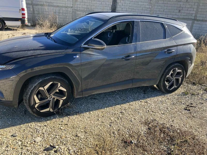 Hyundai Tucson 16 crdi, снимка 2 - Автомобили и джипове - 43688574