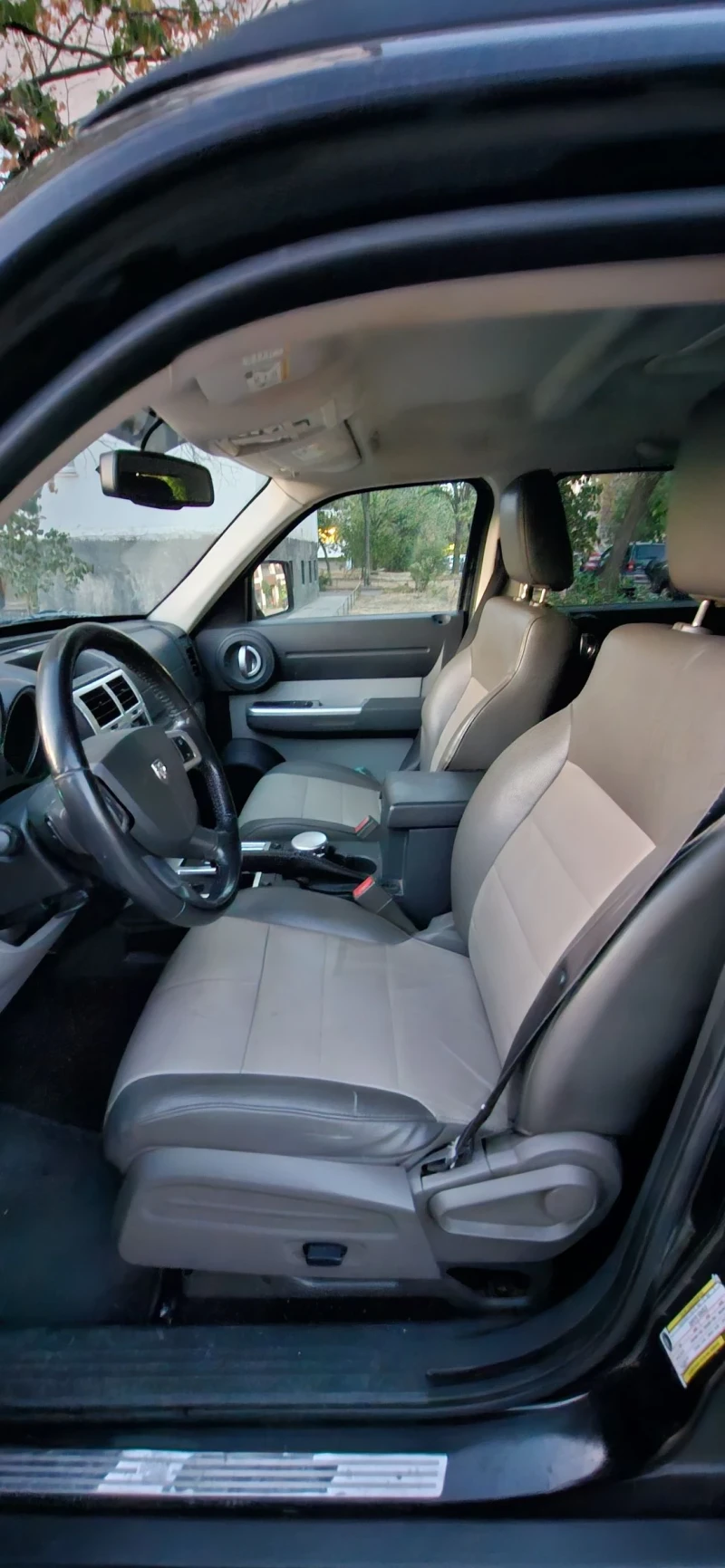 Dodge Nitro 2.8, снимка 8 - Автомобили и джипове - 52439178