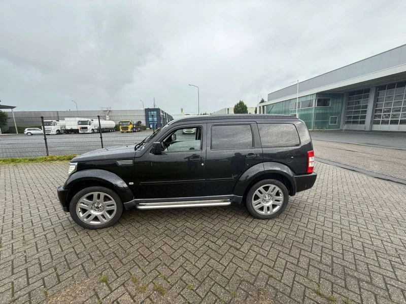 Dodge Nitro 2.8, снимка 2 - Автомобили и джипове - 52439178