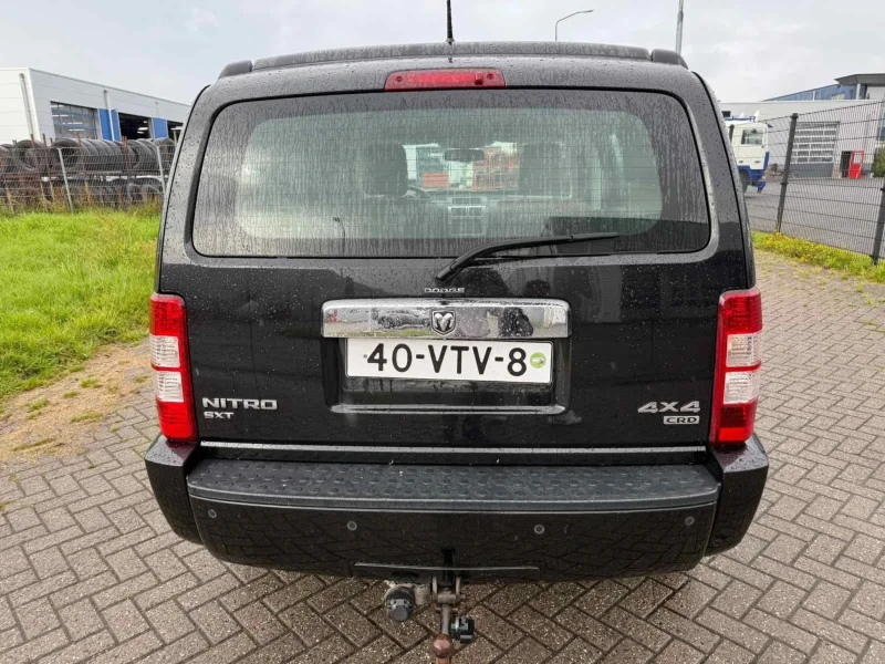 Dodge Nitro 2.8, снимка 7 - Автомобили и джипове - 52439178