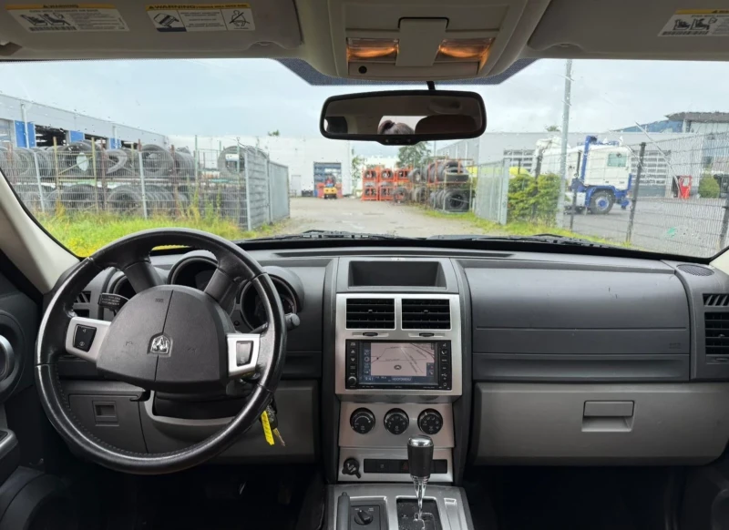 Dodge Nitro 2.8, снимка 5 - Автомобили и джипове - 52439178
