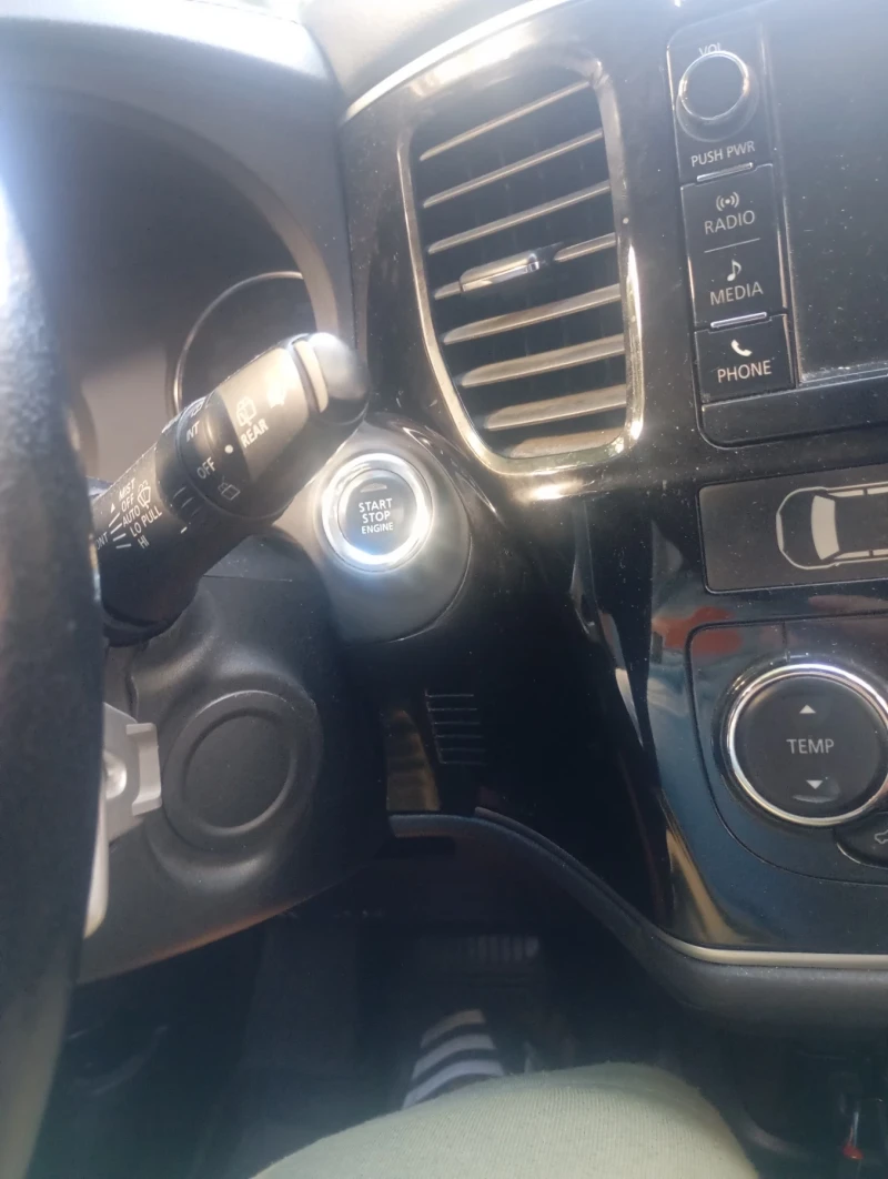 Mitsubishi Outlander, снимка 6 - Автомобили и джипове - 52978859