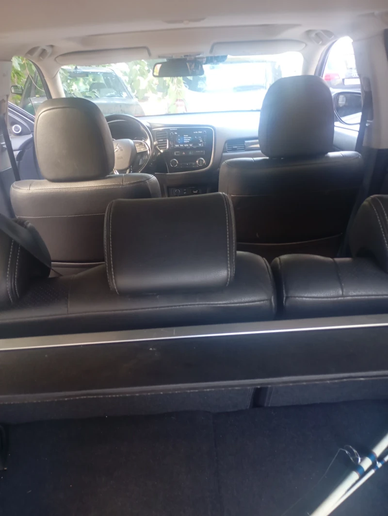 Mitsubishi Outlander, снимка 12 - Автомобили и джипове - 52978859