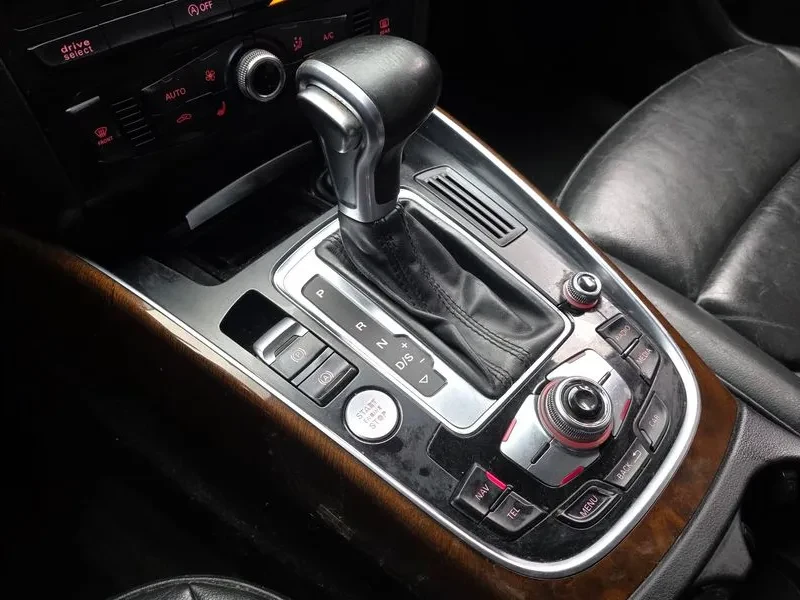 Audi Q5 3.0 TDI Quattro, снимка 9 - Автомобили и джипове - 55130851