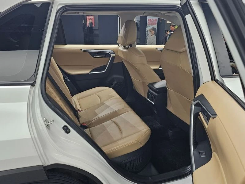 Toyota Rav4 2.5 2WD Hybrid XLE| 219к.с.| ВКЛ.ТЕХНОТЕСТ, снимка 11 - Автомобили и джипове - 55183879