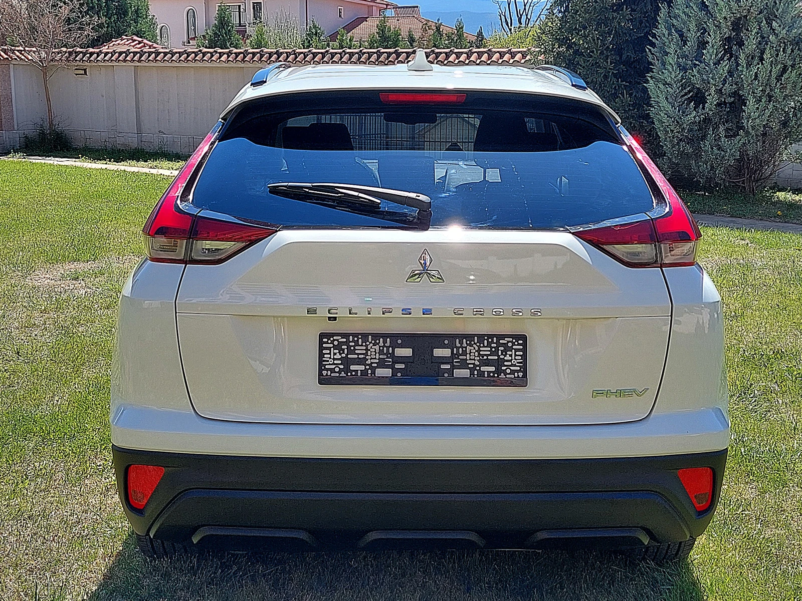Mitsubishi Eclipse Cross 2.4i Plug In Hybrid 4WD - изображение 8