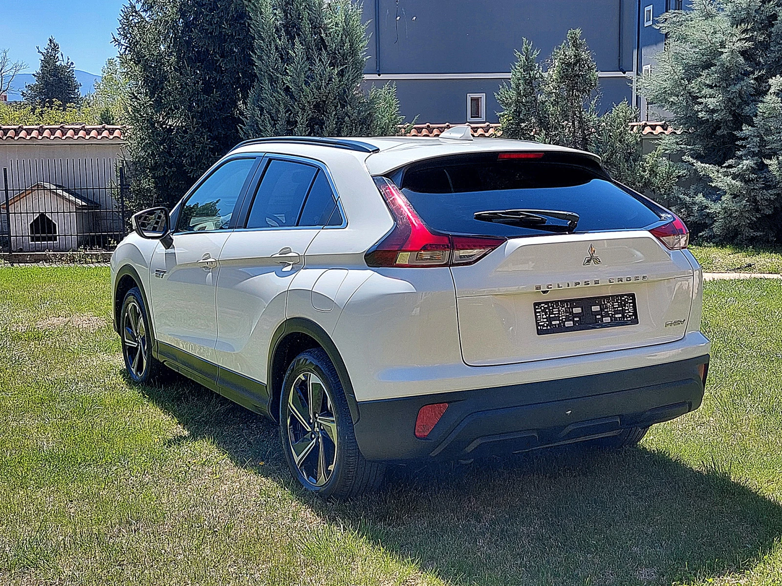 Mitsubishi Eclipse Cross 2.4i Plug In Hybrid 4WD - изображение 7