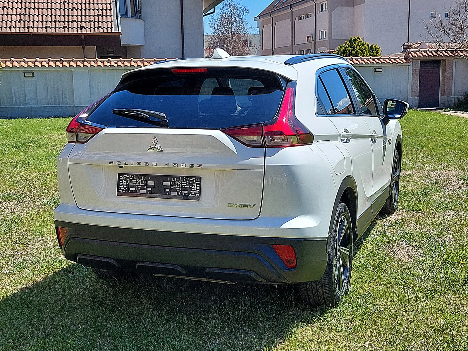 Mitsubishi Eclipse Cross 2.4i Plug In Hybrid 4WD - изображение 9