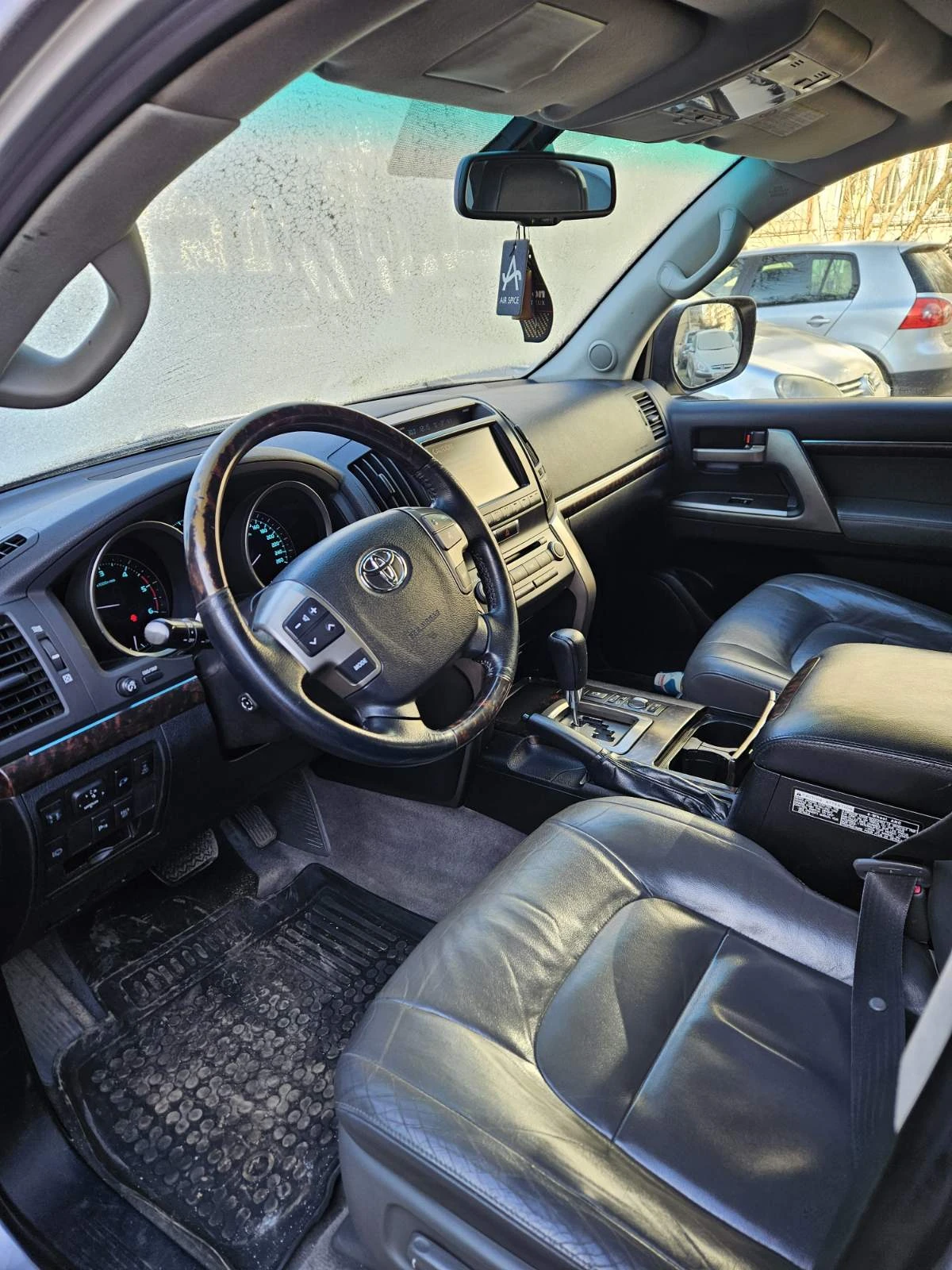 Toyota Land cruiser 200 V8, снимка 7 - Автомобили и джипове - 53865346