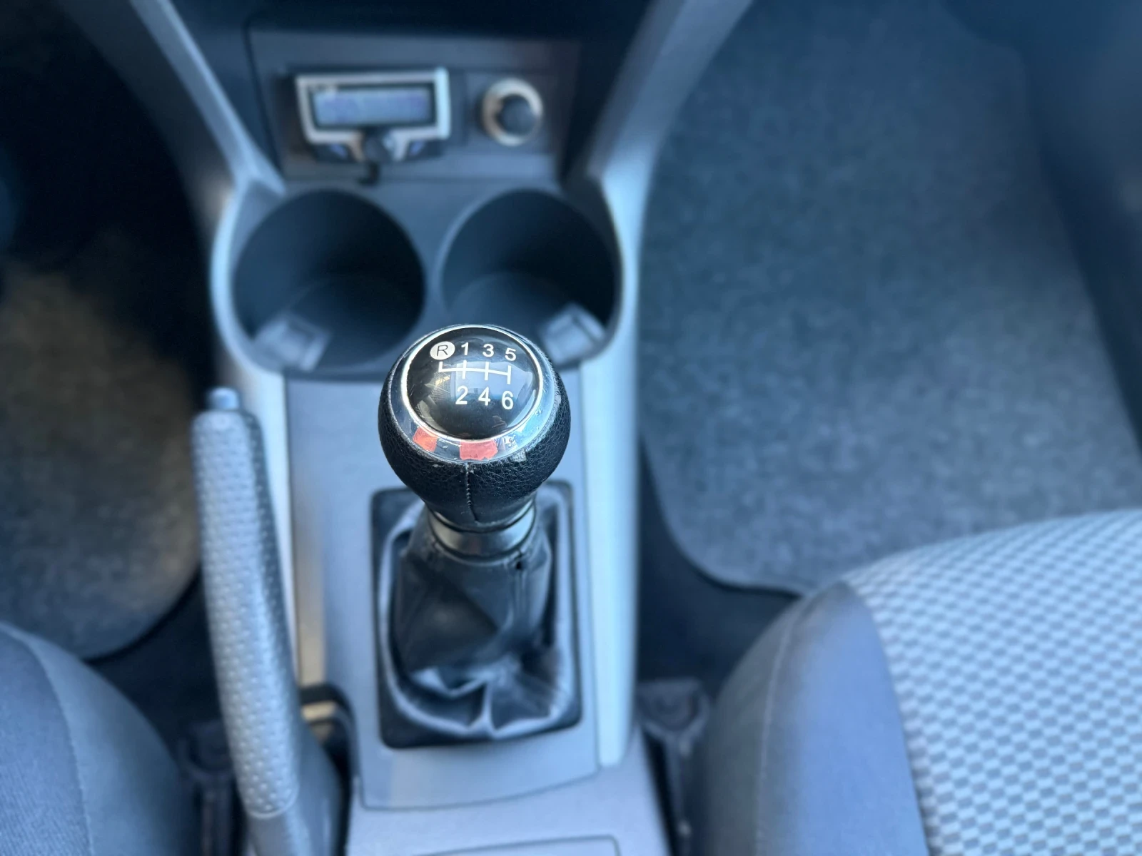 Toyota Rav4 D4D+ 4x4+ Климатроник+ Регистрация, снимка 10 - Автомобили и джипове - 53894373