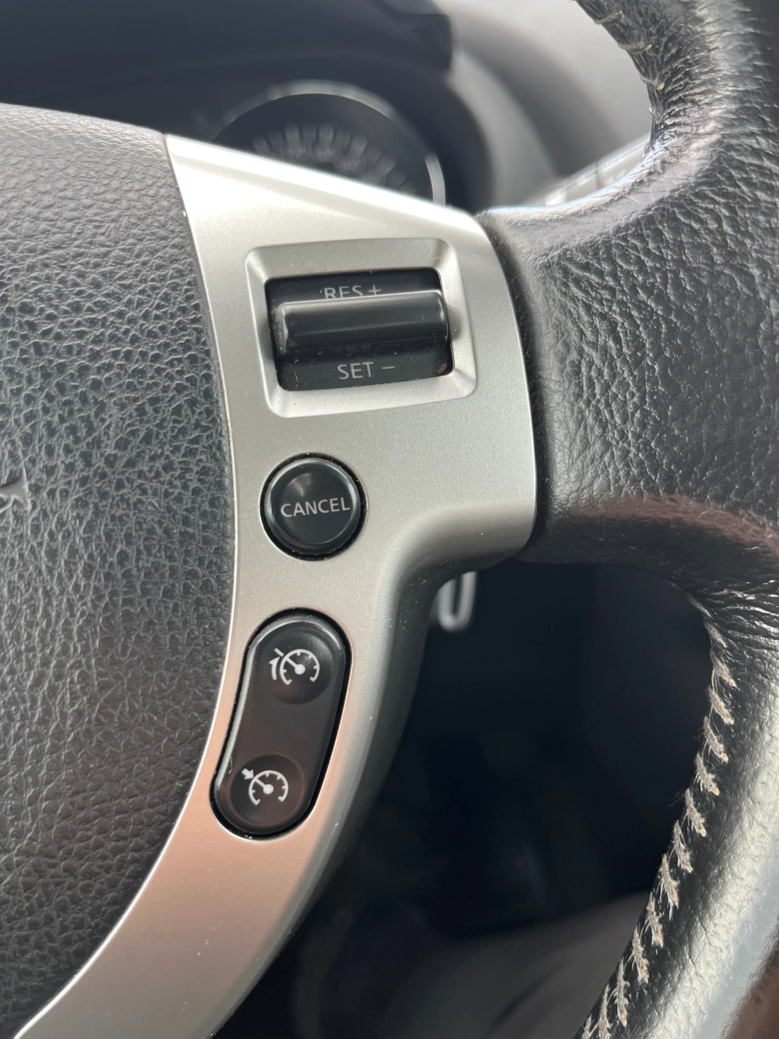 Nissan Qashqai 2.0DCI Facelift, снимка 11 - Автомобили и джипове - 54391605