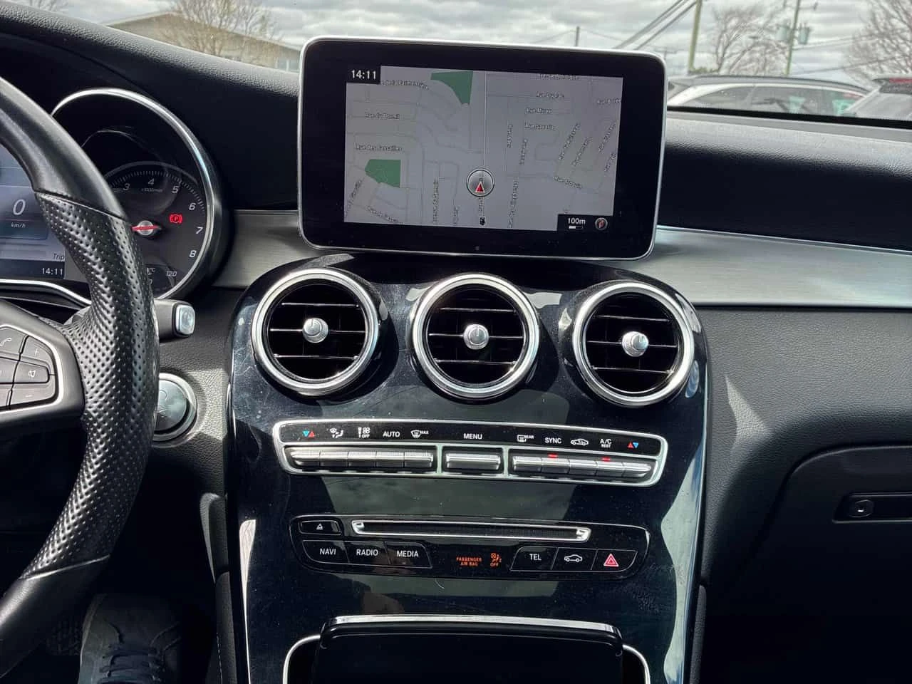 Mercedes-Benz GLC 300 * 360 * ПОДГРЕВ * ПАМЕТ * NAVI, снимка 9 - Автомобили и джипове - 54528943