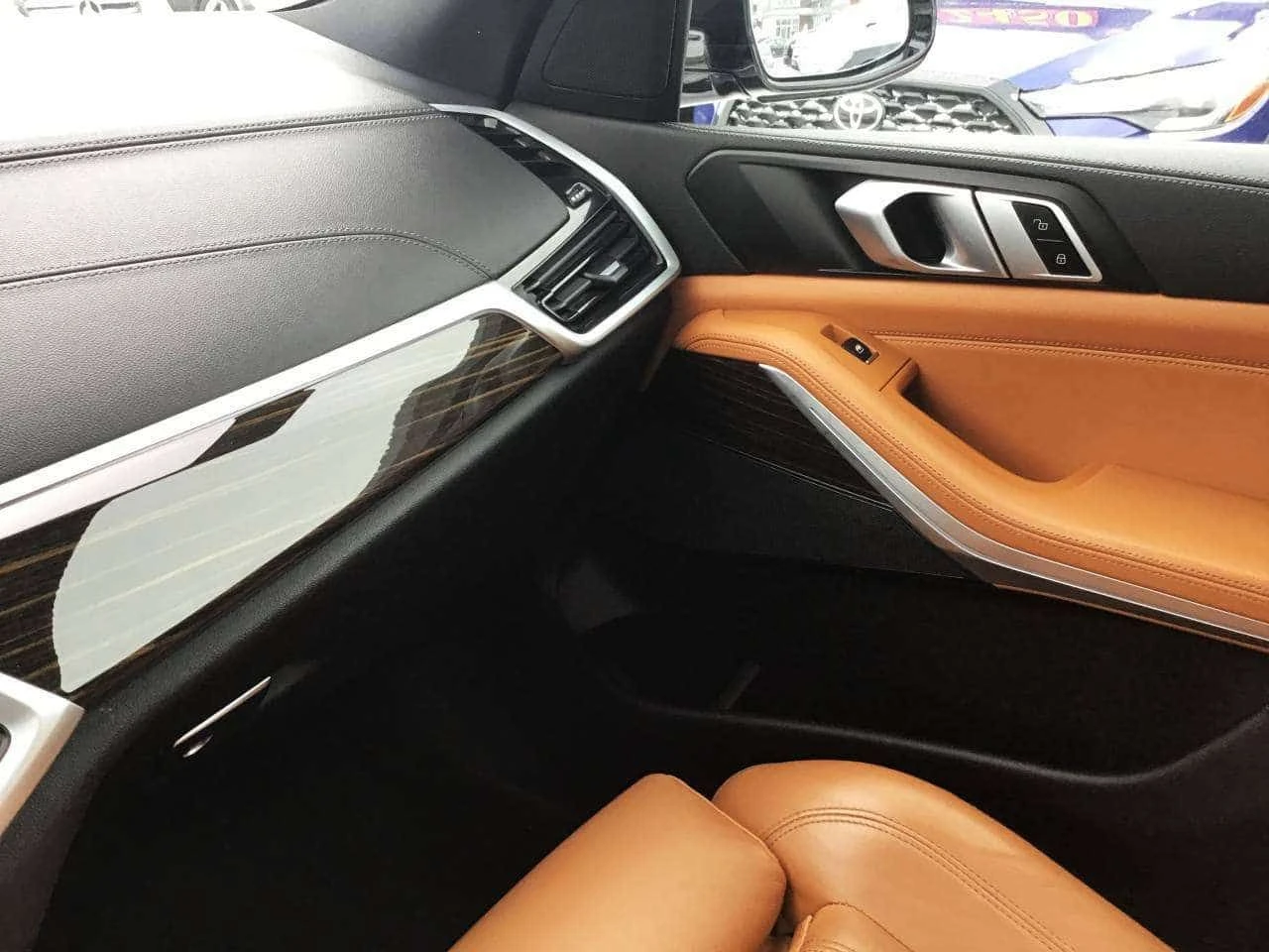 BMW X5 xDrive40i| PANO| ПОДГРЕВИ| CARFAX| AMBIENT| , снимка 16 - Автомобили и джипове - 55173848