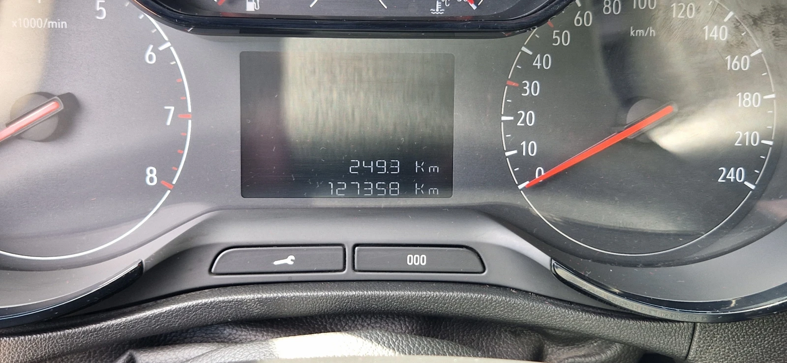 Opel Crossland X, снимка 9 - Автомобили и джипове - 55272780