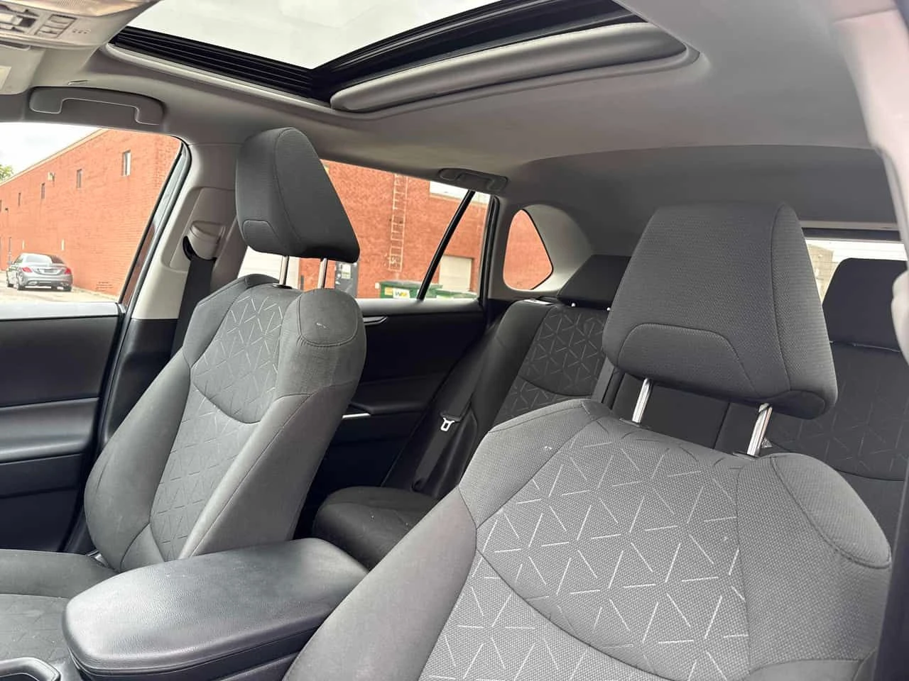 Toyota Rav4  XLE / CARFAX / АВТОКРЕДИТ / , снимка 12 - Автомобили и джипове - 55548040