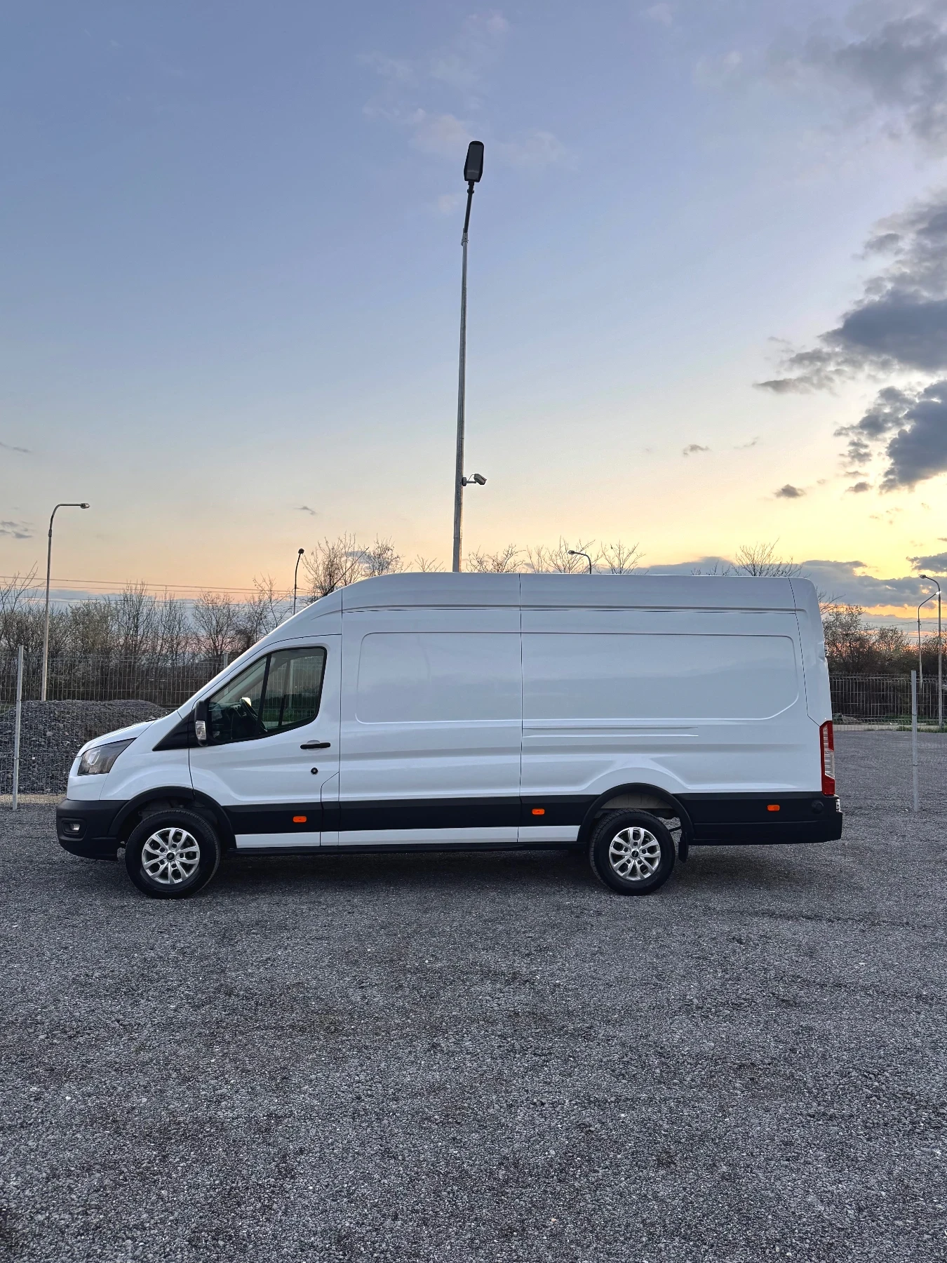 Ford Transit 2.2 TDCI MAXI, EURO 6 , Клима, НЕРАЗЛИЧИМ ОТ НОВ !, снимка 5 - Бусове и автобуси - 54116026