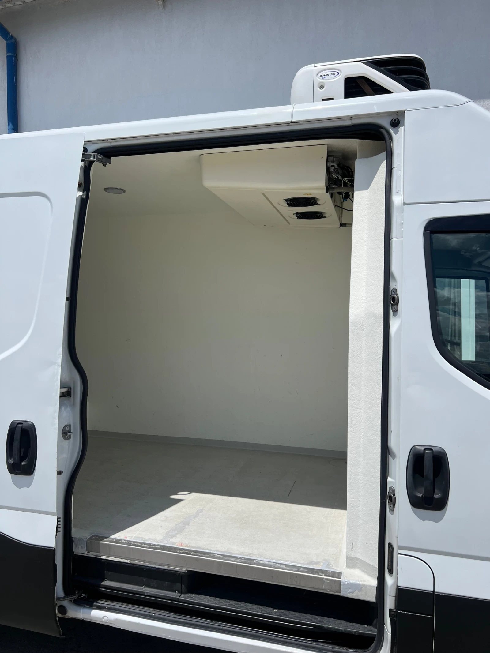 Iveco Daily 35c17 Хладилен 3.0L-170к.с Климатроник N1, снимка 9 - Бусове и автобуси - 54970823