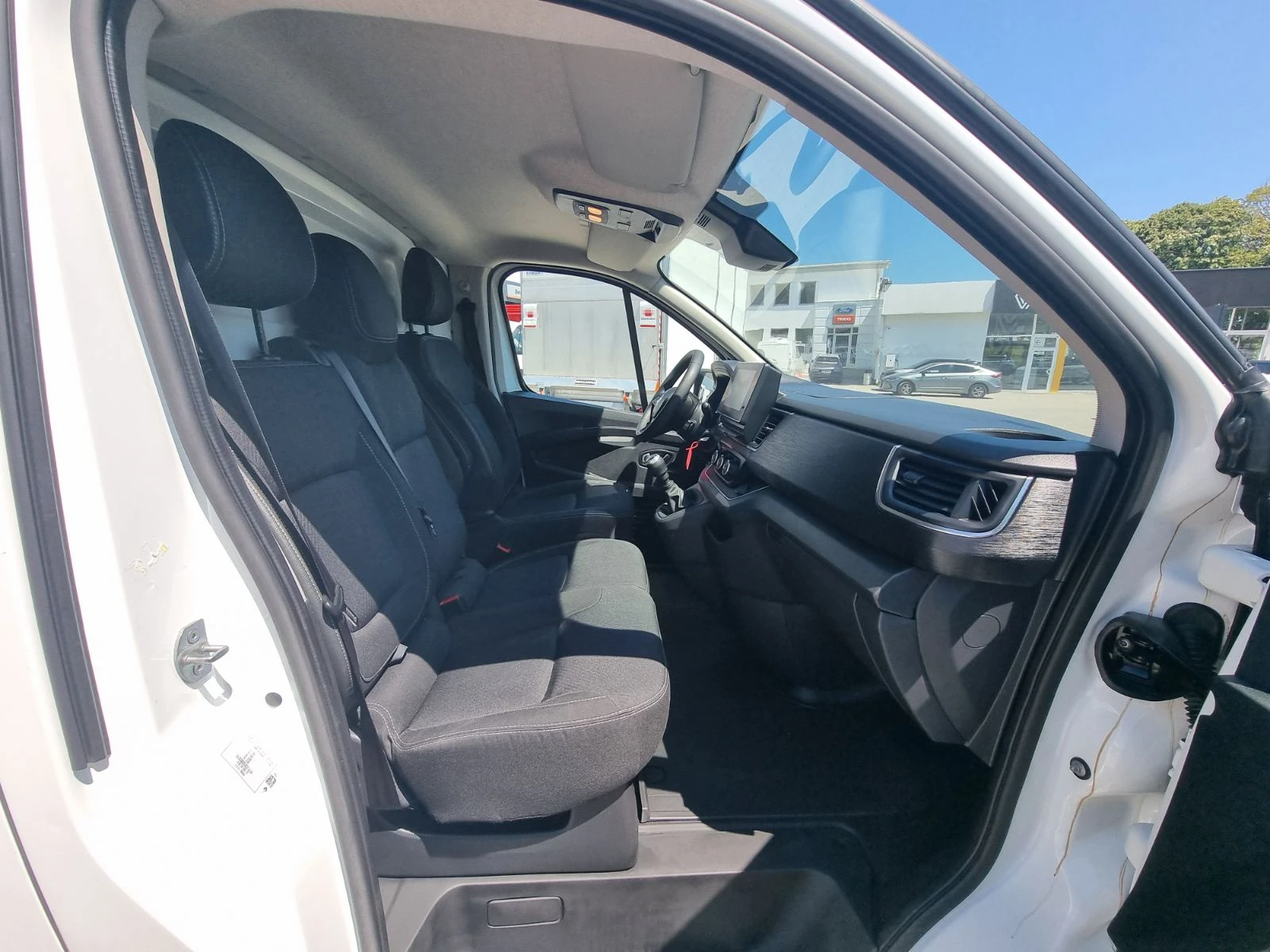 Renault Trafic TRAFIC VAN L2H1 Blue dCi 130, снимка 16 - Бусове и автобуси - 55477871