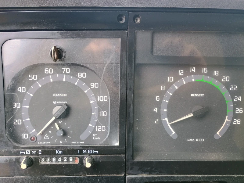 Renault Midlum, снимка 4 - Камиони - 52427272