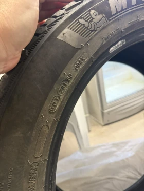 Гуми Зимни 325/40R22, снимка 4