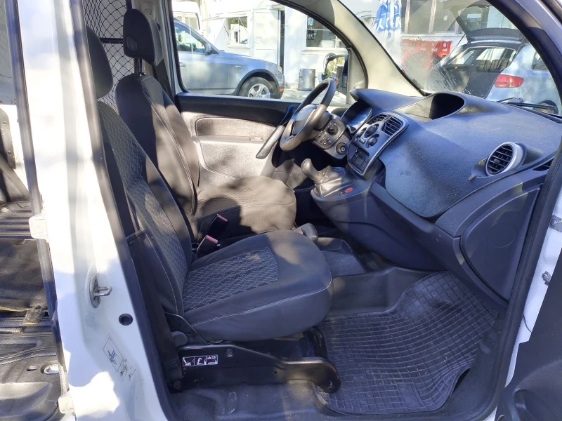 Renault Kangoo, снимка 10 - Автомобили и джипове - 47794365