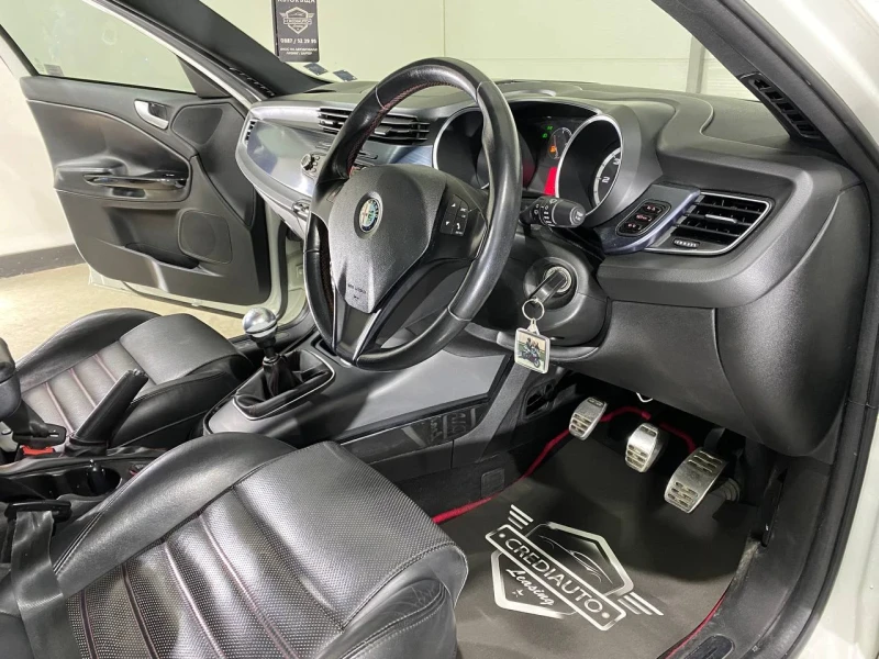 Alfa Romeo Giulietta 2.0D, снимка 9 - Автомобили и джипове - 48420787