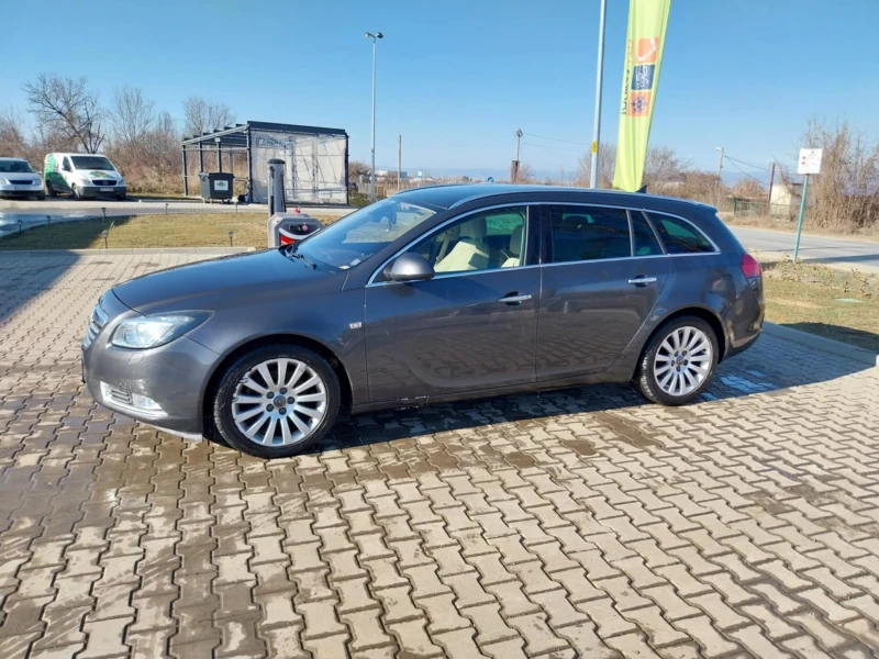 Opel Insignia, снимка 9 - Автомобили и джипове - 49253378