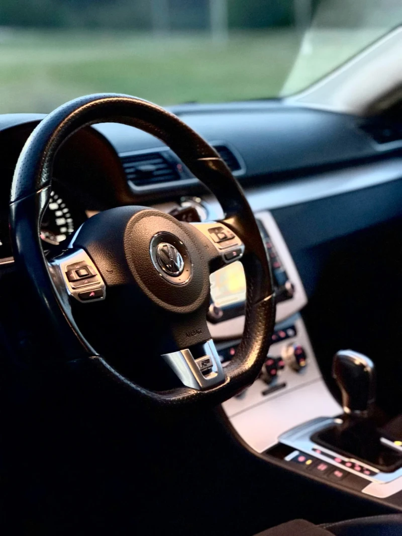 VW CC 2.0 TDI R-Line 4Motion/DSG/DISTRONIC/LED/Kamera, снимка 12 - Автомобили и джипове - 52435302