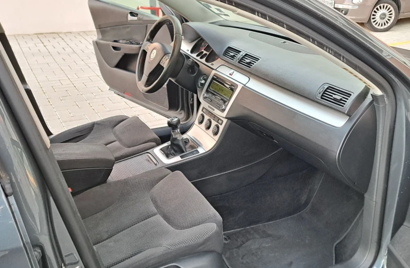 VW Passat 1.8/TSI/6с.к., снимка 9 - Автомобили и джипове - 53061817