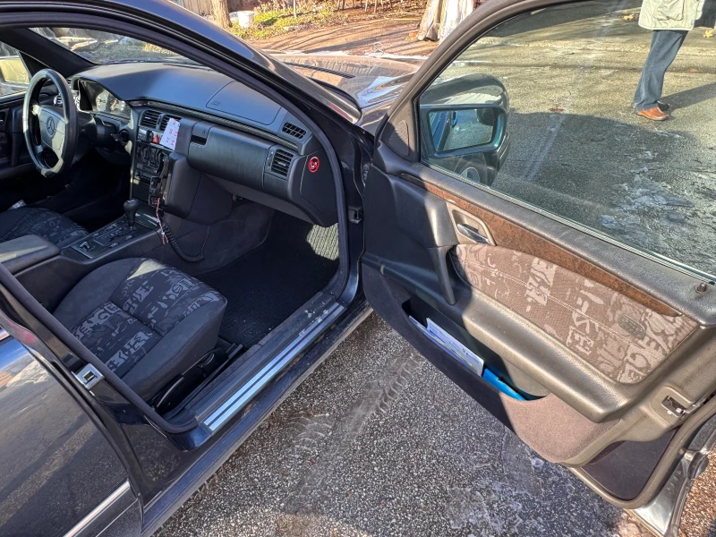 Mercedes-Benz E 290 На части, снимка 8 - Автомобили и джипове - 53112975