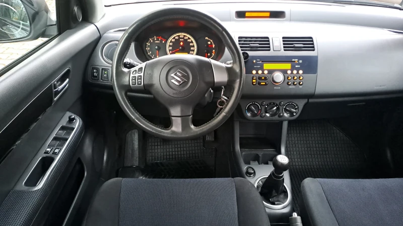 Suzuki Swift 1.3i - 4X4 - 150km, снимка 8 - Автомобили и джипове - 53183847