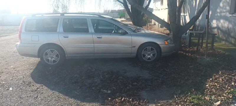 Volvo V70, снимка 4 - Автомобили и джипове - 53442206