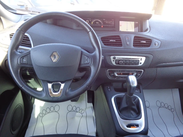 Renault Scenic 1.5 dCi X-MOD, снимка 12 - Автомобили и джипове - 49410771