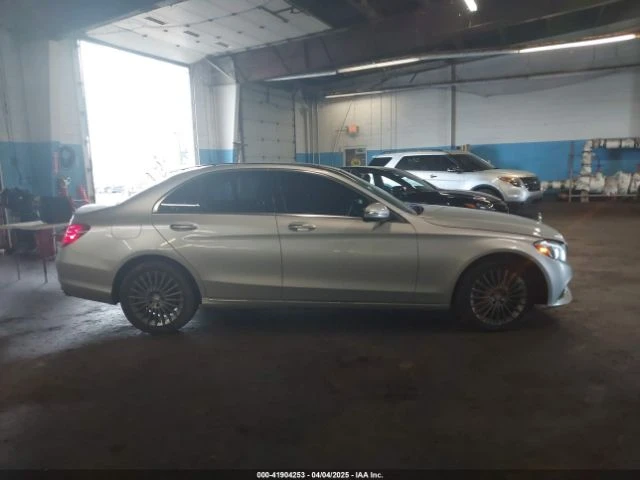 Mercedes-Benz C 300  - изображение 7