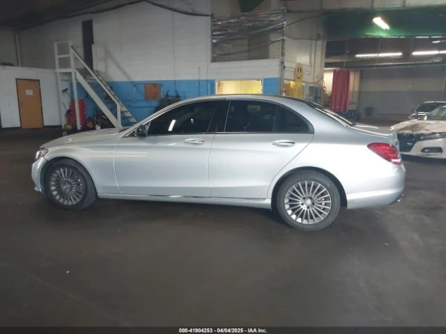 Mercedes-Benz C 300  - изображение 8
